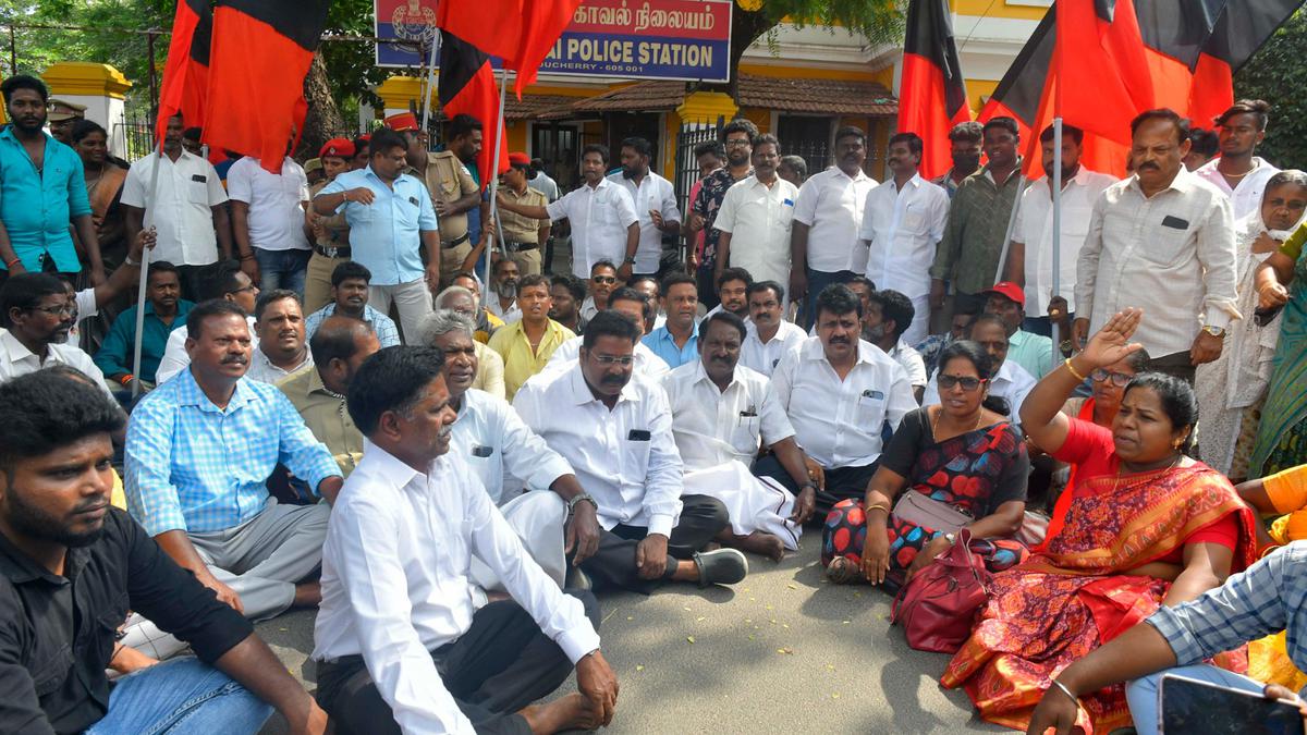 Puducherry DMK Workers Stage Protest In Front Of Police Station - The Hindu